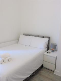 Comfortable 4 bed Apt in Paisley Next to Station - Paisley - 2
