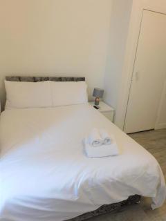 Comfortable 4 bed Apt in Paisley Next to Station - Paisley - 1