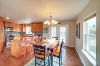Manson Lake House with Grill Steps to Lake Chelan! - Manson - 3