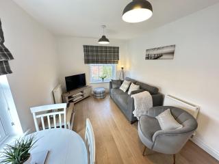 Bliss On The Bay - Part of the The Bay Filey Holiday Village with pool, gym and direct beach access, pub, restaurant, tennis and meadows walks - Filey - 7