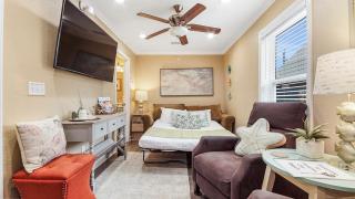 BeachLife Unit B Getaway Sleeps 10 - Panama City Beach - 3