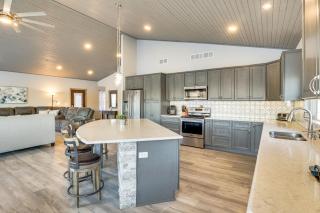 Waterfront Lake of the Ozarks Home with Private Dock - Roach - 1