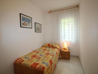 Amplio y luminoso apartamento en Grifeu, terraza, jardín y a 200m de la playa - ES-228-155 - Llança - 1