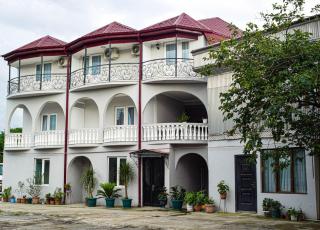 Gio's Guest House - Batoemi - 0