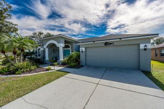 A Wave From it All! Pet friendly, Private heated pool home with fire pit! - Bradenton - 1