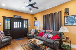 Stockyards Patriot Outpost - Sleeps 8 - Just 3/4 Miles - Fort Worth - 7