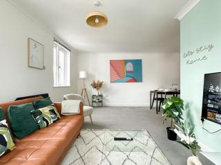 Luxury 2 Bedroom City Centre Apartment - Secure Parking - Amazing location! - Canterbury - 3