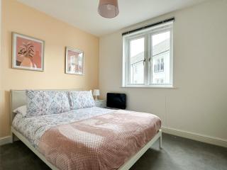 Luxury 2 Bedroom City Centre Apartment - Secure Parking - Amazing location! - Canterbury - 8
