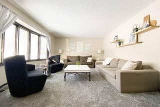 King Beds, Sleeps 11, *Entertainment Included!* - Burnsville - 8
