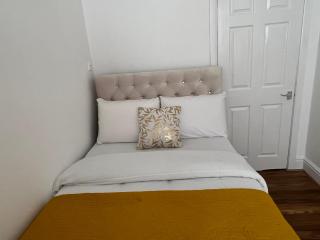 Charming 1 bedroom Apartment In The Heart Of Manchester Close to Manchester City Centre And Etihad Stadium - 4