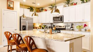 Sun-Kissed 5B Poolside Paradise at Windsor Island - Davenport - 2
