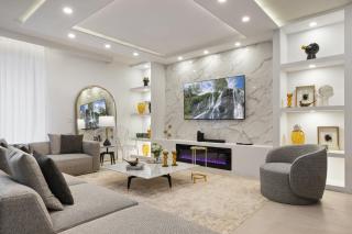 Family Oasis w/ Pool, Game Room & Themed Rooms - Davenport - 7