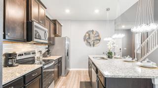 Luxury Stay: Pool, Game Room, Theater Near Disney - Davenport - 4