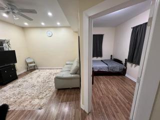 Queen Bed Apartment with Seamless Living & Kitchen - 4