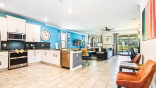 Elegant Retreat with Private Spa & Pool - Kissimmee - 2