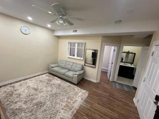 Queen Bed Apartment with Seamless Living & Kitchen - 6