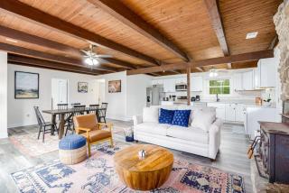 Modern Harpers Ferry Cabin w Hot Tub Deck WiFi - 1