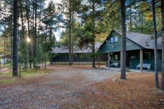 Cozy Bear Cabin 33 miles to YNP Sleeps 8 - Island Park - 4