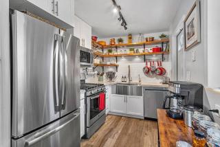 Ranch Style w/Lush Courtyard & Grill- Min to Beach & Downtown - Lake Worth - 8