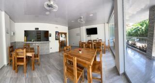 HOSTAL LAS FLORES - 1