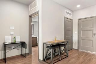 Westgate CozySuites by stadium w pool 3 - 3