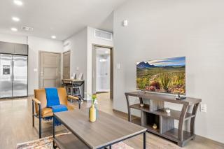 Stunning Westgate CozySuites by stadium with pool 5 - Glendale - 8