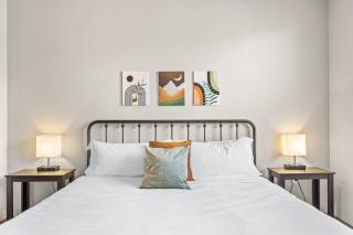 Stunning Westgate CozySuites by stadium with pool 5 - 5