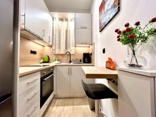 Elegant & Stylish 2nd Floor Flat - 3' from Metro - Atene - 7