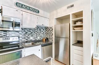 Hilton Head Island Condo with Coligny Beach Access! - Hilton Head Island - 2