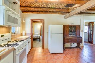 Near Hiking and Skiing Mora Cottage with Mtn Views - Cleveland - 1