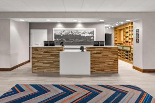 Hampton Inn & Suites Fairbanks - 5