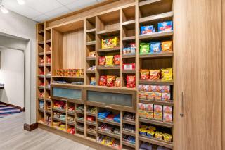 Hampton Inn & Suites Fairbanks - Fairbanks - 1