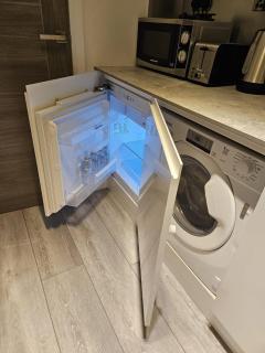 Top-Floor Studio with Private Terrace & London Skyline Views - 2