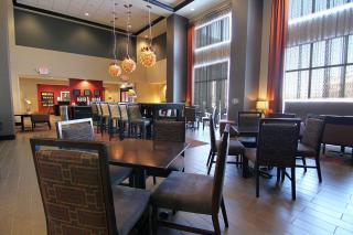 Hampton Inn & Suites Grand Forks - Grand Forks - 8
