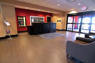 Hampton Inn & Suites Grand Forks - Grand Forks - 6