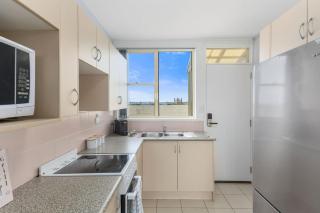 'Beachside Escape' A Breezy Waterfront Family Abode - Wollongong - 1