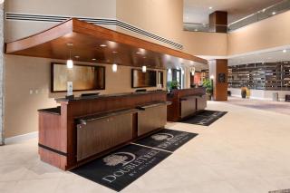 DoubleTree by Hilton Hotel & Executive Meeting Center Somerset - 6