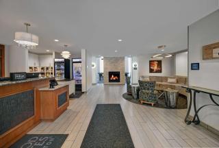 Homewood Suites by Hilton Eatontown - Eatontown - 1