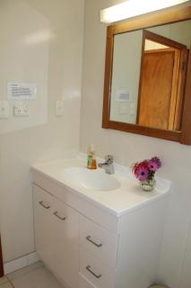 Saints Apartment - Free unlimited WIFI - 1