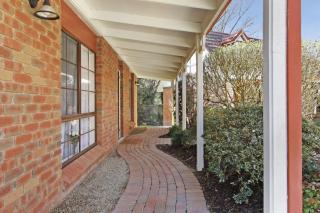 Cedar Cottage - Unit 3 Tudor Village - Bright - 6