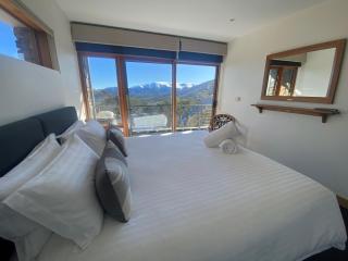 Alpine Woodsmoke Apartments - 7