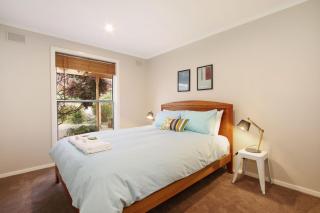 Cherry Lane - Close to the heart of Bright - 2