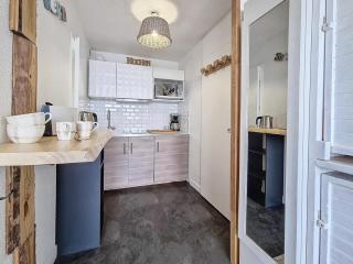 Studio rénové avec balcon - Accès direct aux pistes et galerie marchande - FR-1-344-1162 - 2