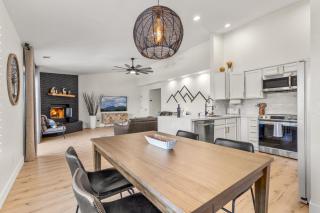Cozy Retreat in the Pines Mins to Downtown - Flagstaff - 3