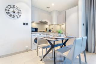 STAY BY LATINEM Luxury 1BR Holiday Home CVR A2504 near Burj Khalifa - Dubai - 5