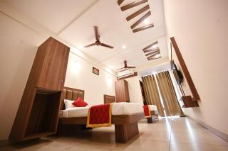 Hotel Rays Inn Boarding & Lodging - Dharmastala - 9