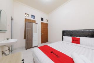 RedDoorz at Meruya Utara - Jakarta - 0