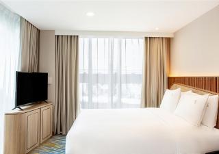 Holiday Inn Express & Suites Bangkok Central Pier by IHG - 5