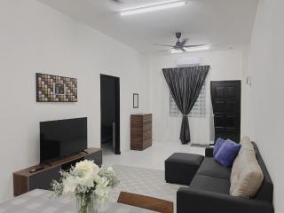 MamaShy Homestay Manjung -FREE WIFI- - Seri Manjung - 0