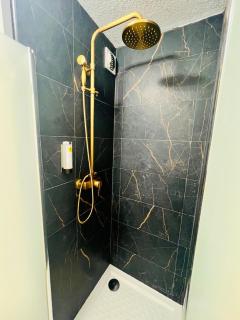 Logis Hôtel Le Relais Des Remparts - 9